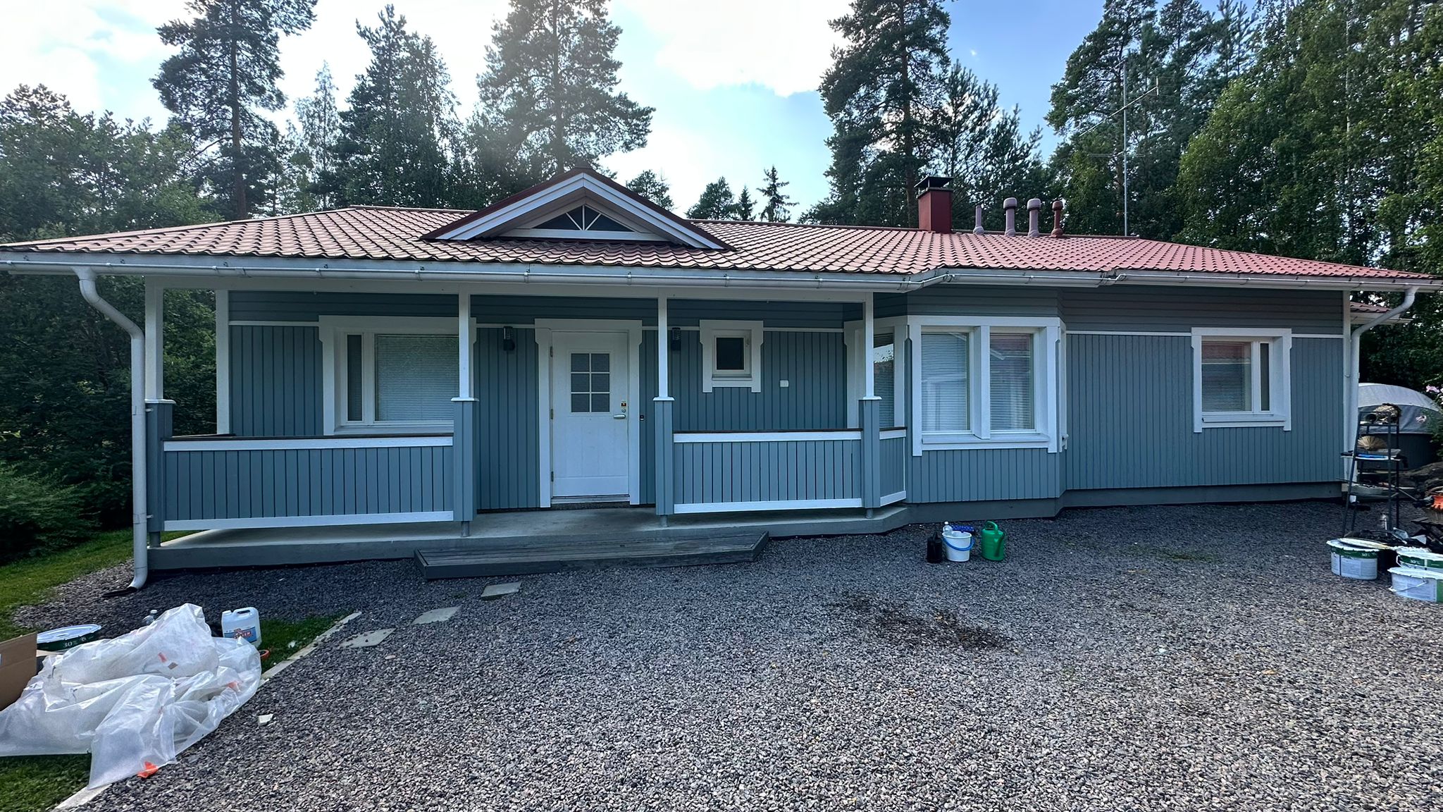 Valmis maalausprojekti – raikas ja moderni ulkonäkö